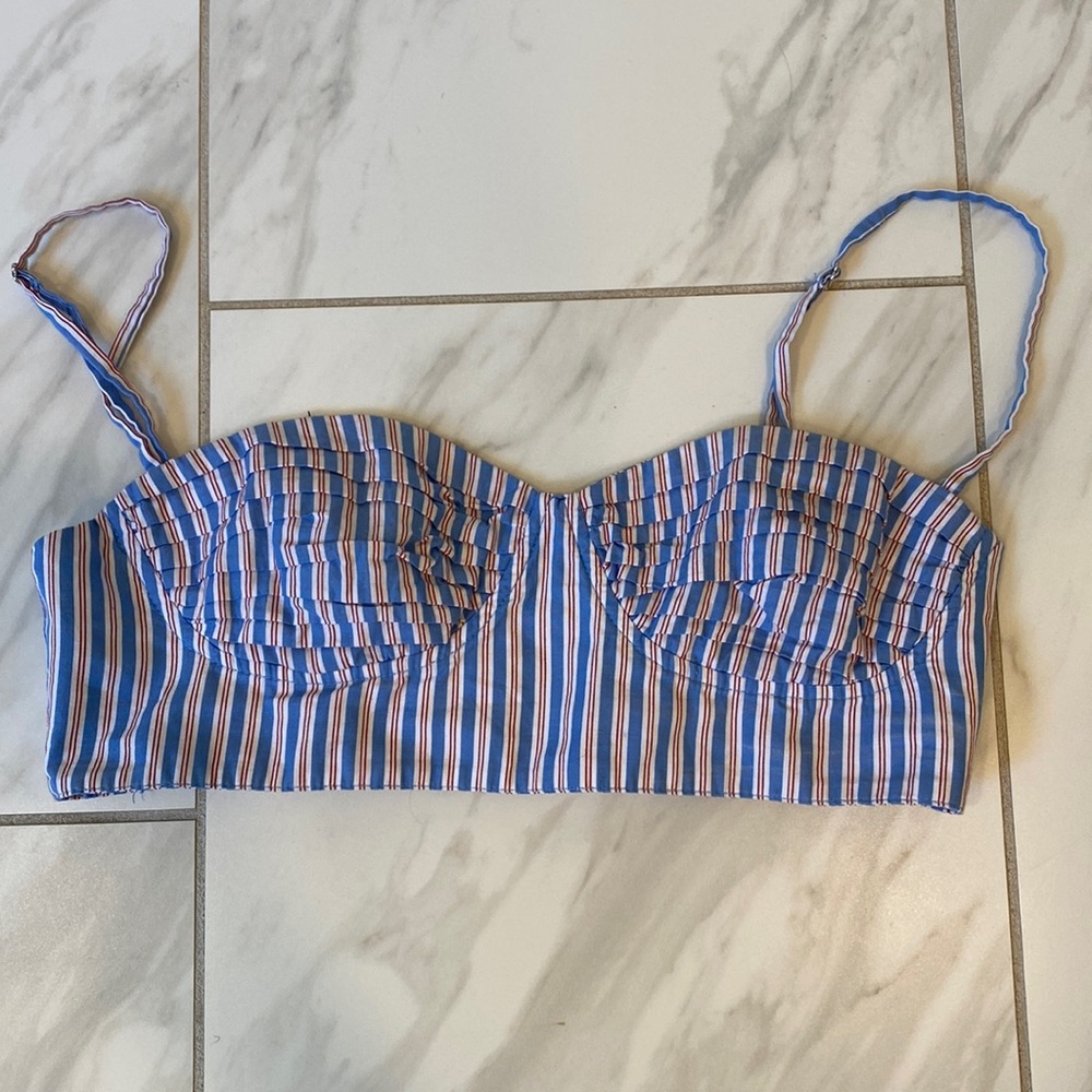 Zara top size medium, thrifted but never worn by me